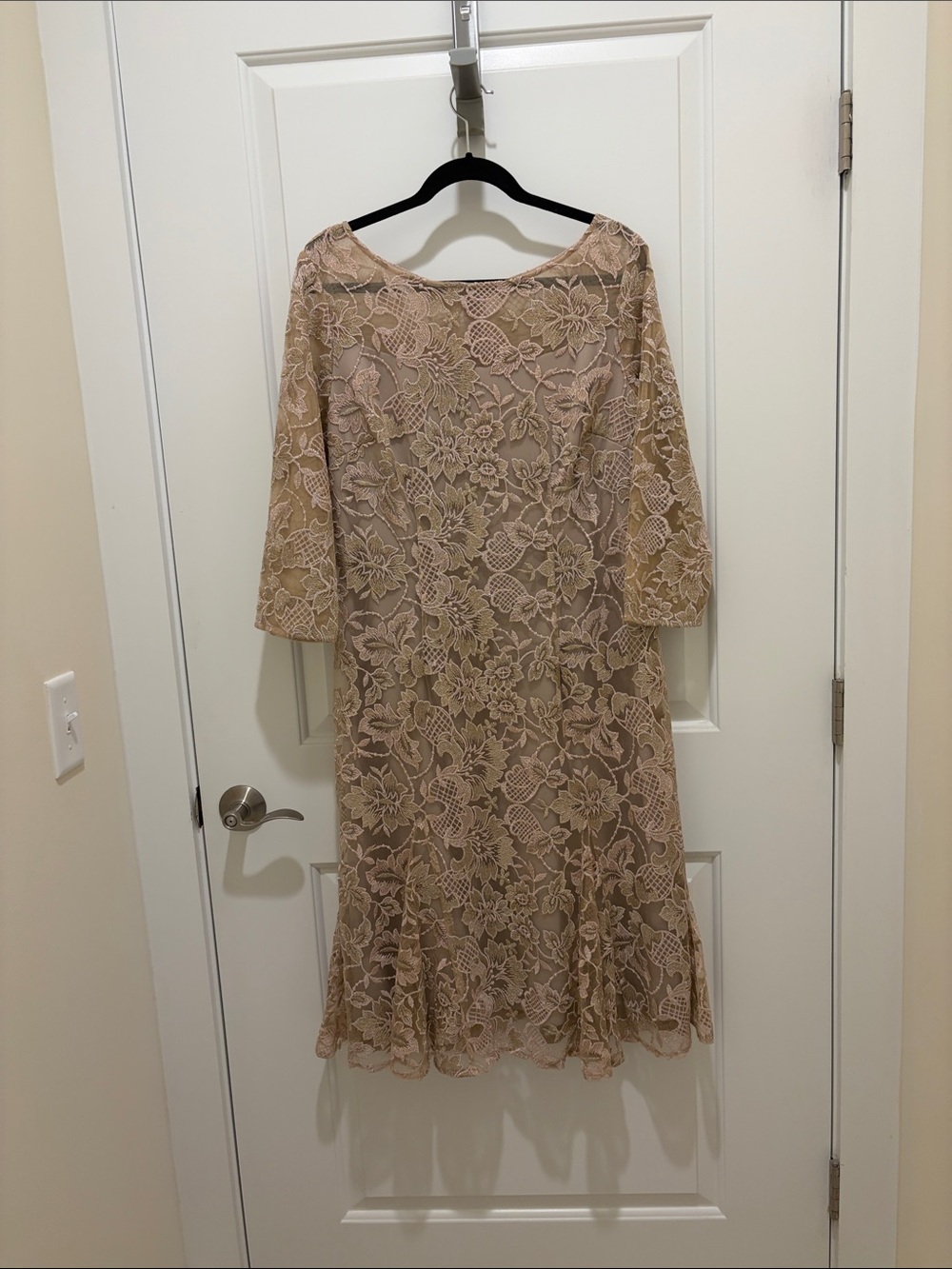 Elegant Lace Midi Dress in Blush